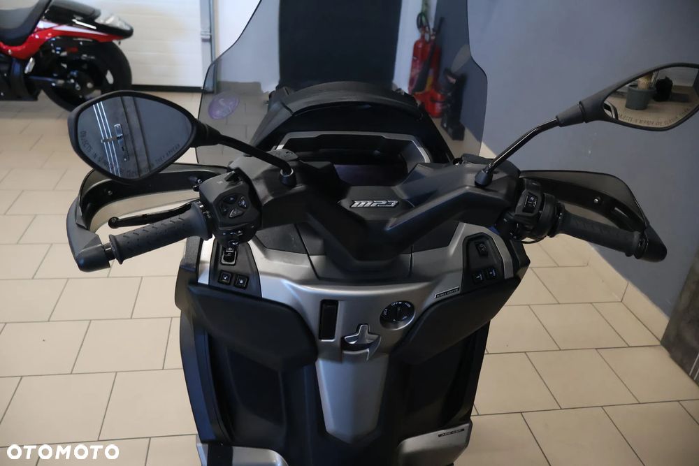 Piaggio MP-3 - 22