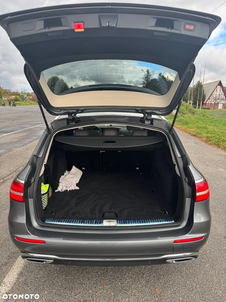 Mercedes-Benz Klasa E 200 d T 9G-TRONIC Exclusive - 13