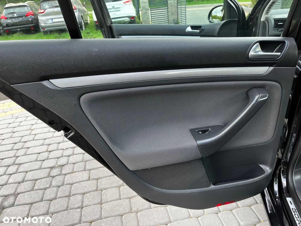 Volkswagen Golf 1.6 Goal - 18