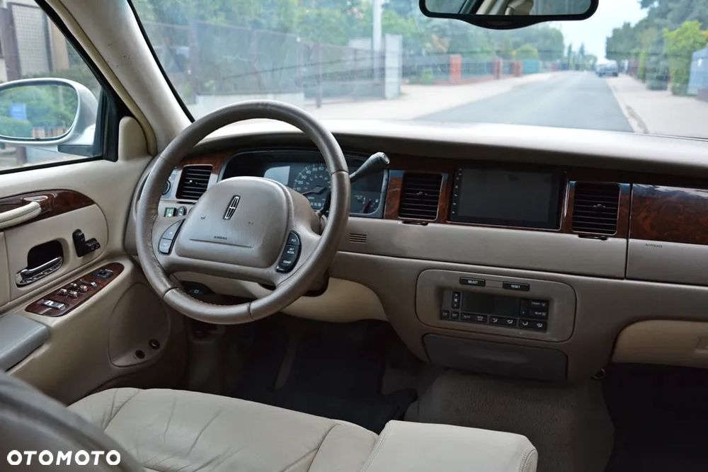 Lincoln Town Car 4.6 Executive - 25