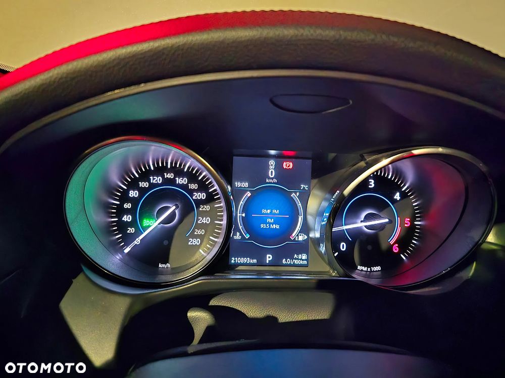 Jaguar XF 2.0 i4D R-Sport - 9