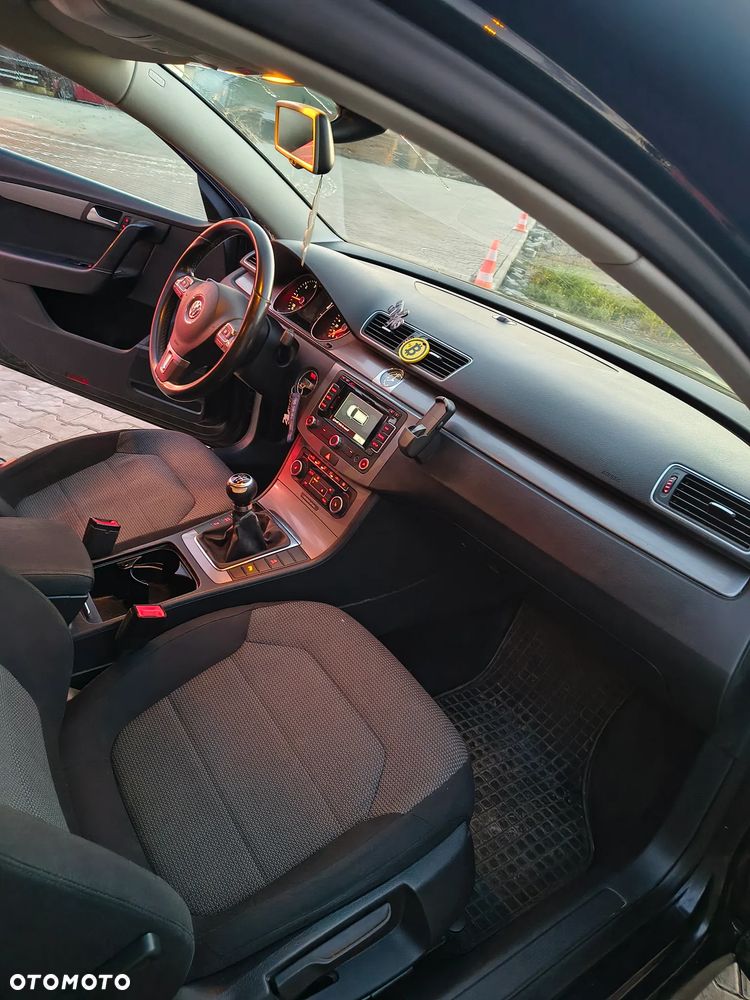 Volkswagen Passat 2.0 Blue TDI SCR Comfortline - 6