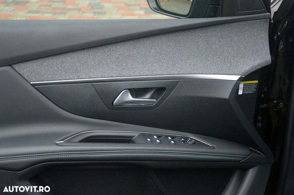 Peugeot 3008 Hybrid 225 e-EAT8 Allure - 31