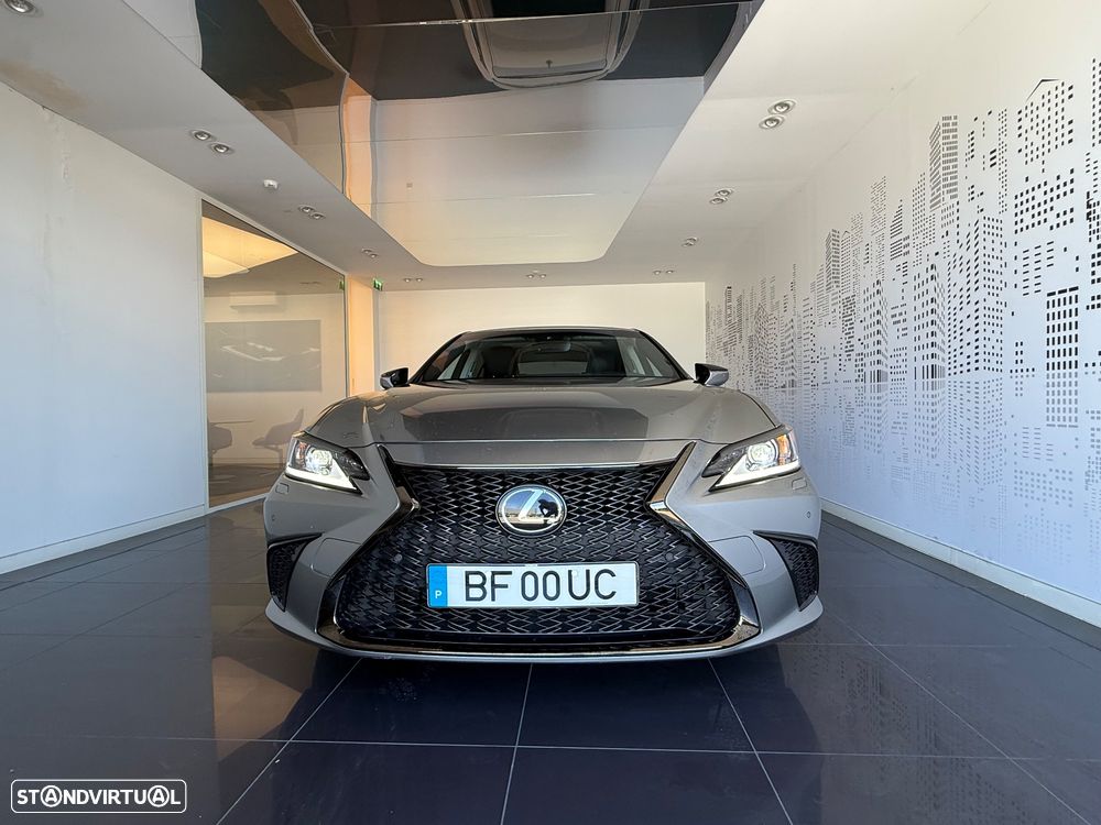 Lexus ES 300h Sport - 9