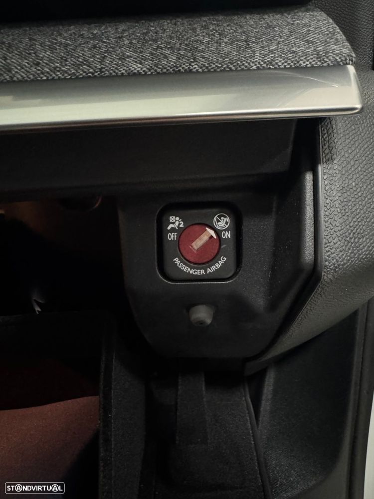 Peugeot 3008 1.2 PureTech Allure EAT8 - 52