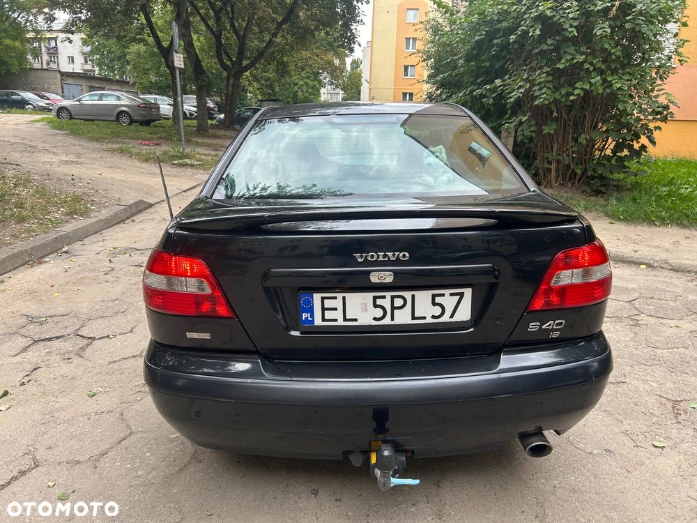 Volvo S40 1.8 - 12