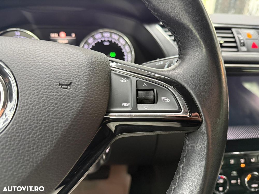 Skoda Superb 2.0 TDI DSG Ambition - 16