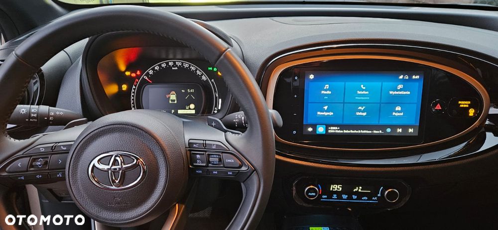 Toyota Aygo X 1.0 VVT-i Executive CVT - 37