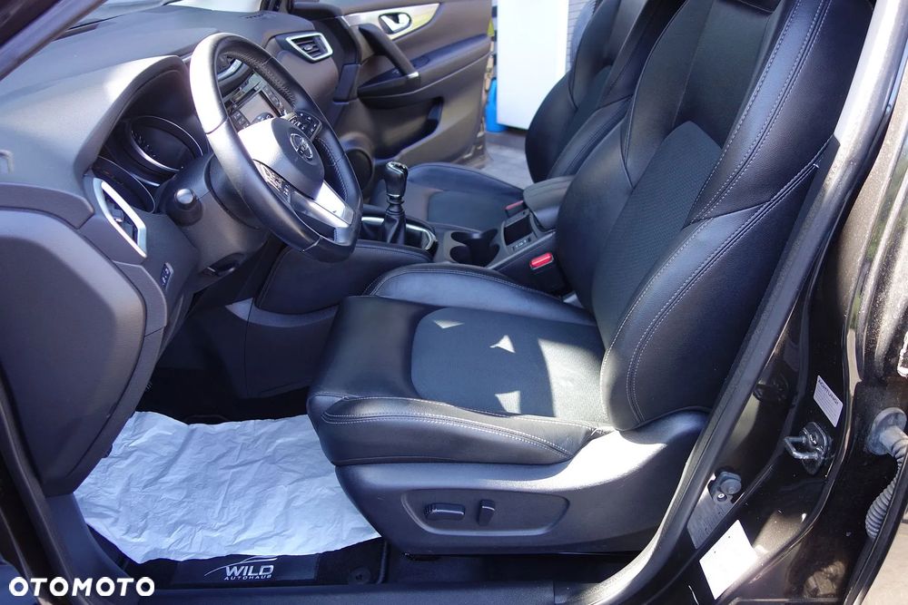 Nissan Qashqai 1.6 DIG-T N-Connecta - 25