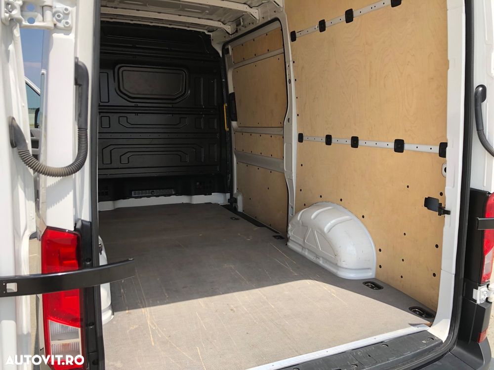 Volkswagen Crafter - 13