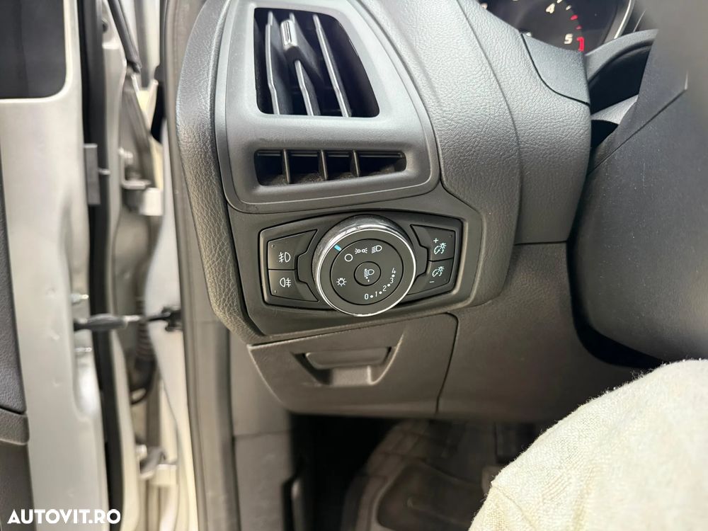Ford Focus 1.6 TDCI DPF Trend - 19