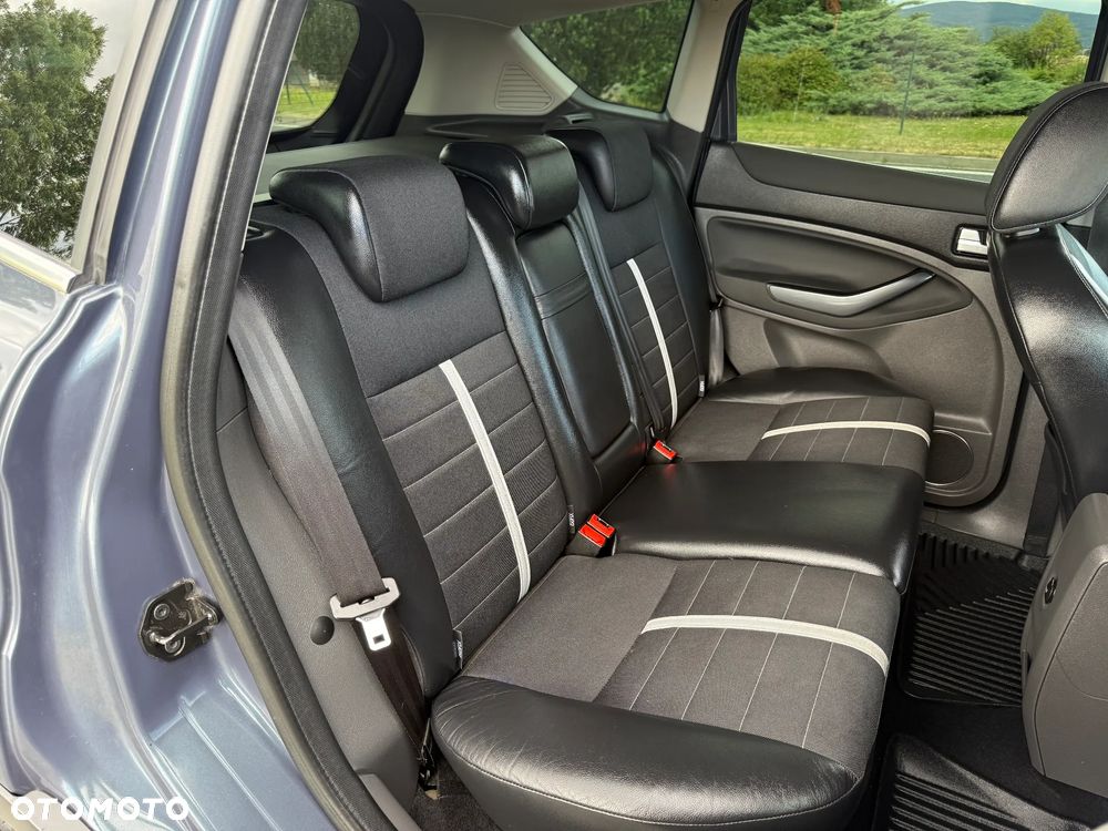 Ford Kuga 2.0 TDCi 4x4 Titanium - 12