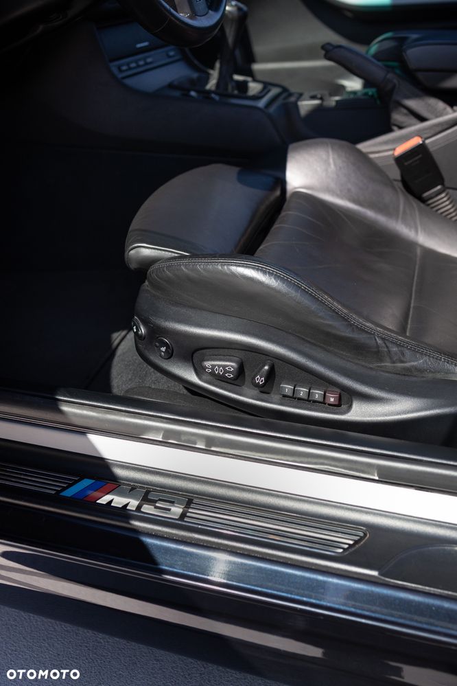 BMW M3 CI - 32