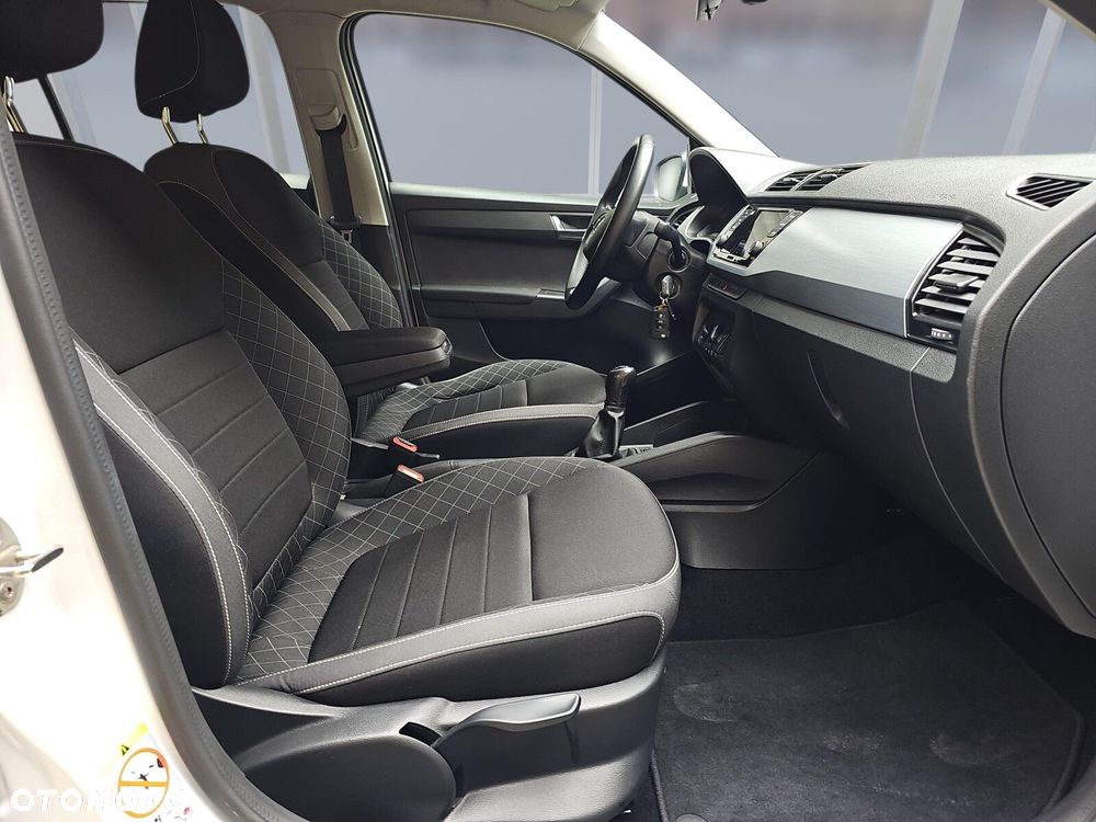 Skoda Fabia 1.0 TSI Ambition - 11