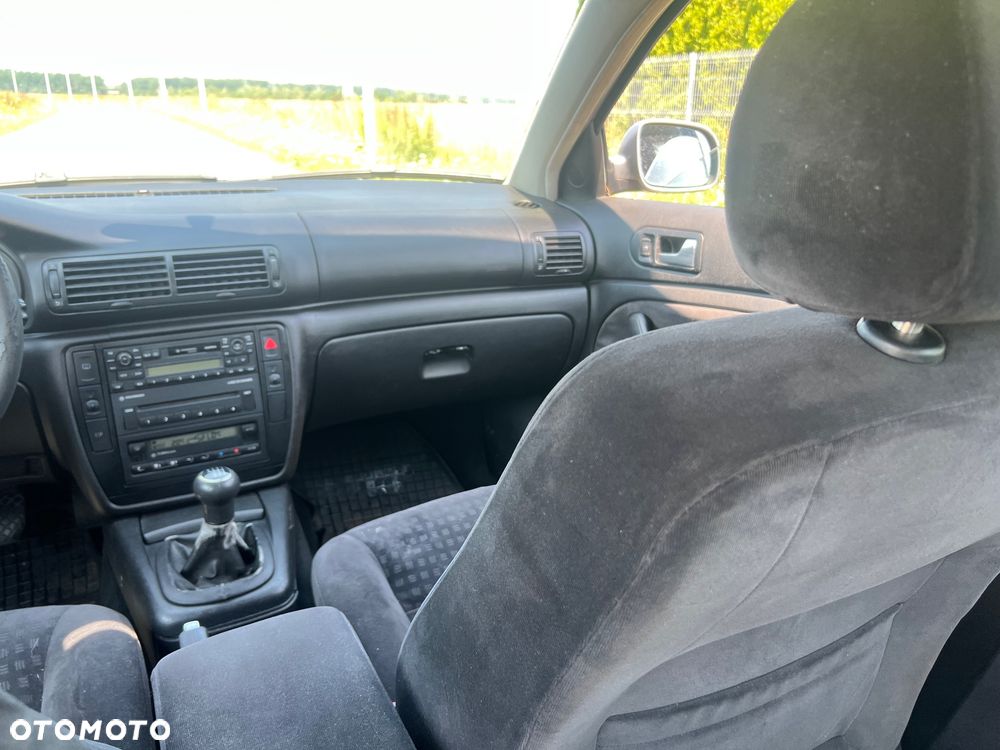 Volkswagen Passat 1.9 TDI Trendline - 9