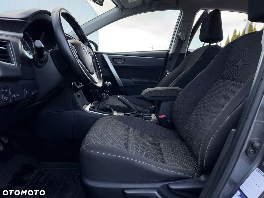 Toyota Corolla - 13