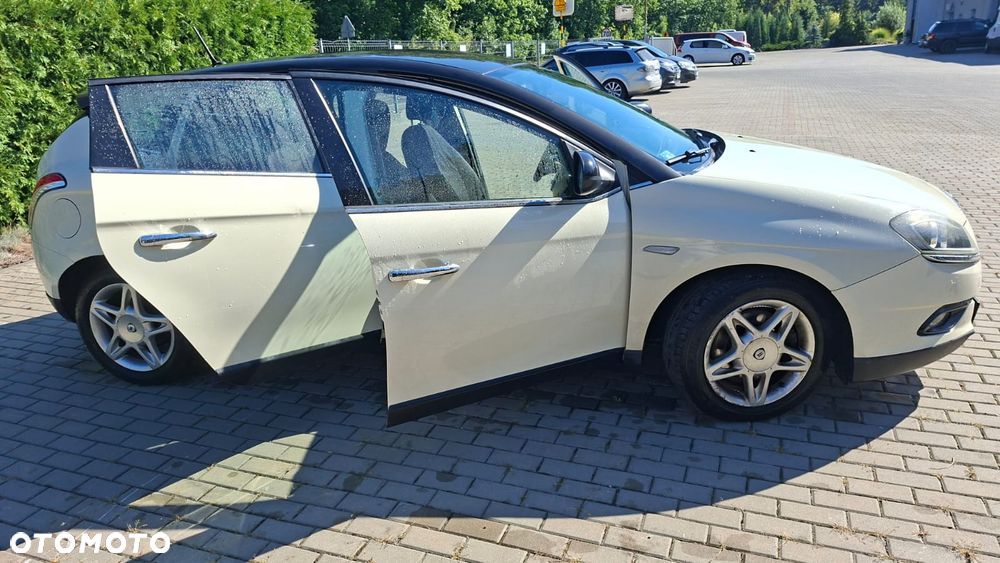 Lancia Delta 2.0 MJ Oro - 18