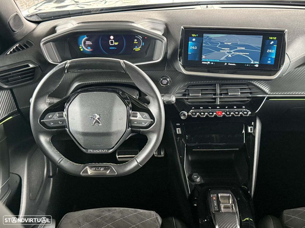 Peugeot e-2008 50 kWh GT Pack - 4