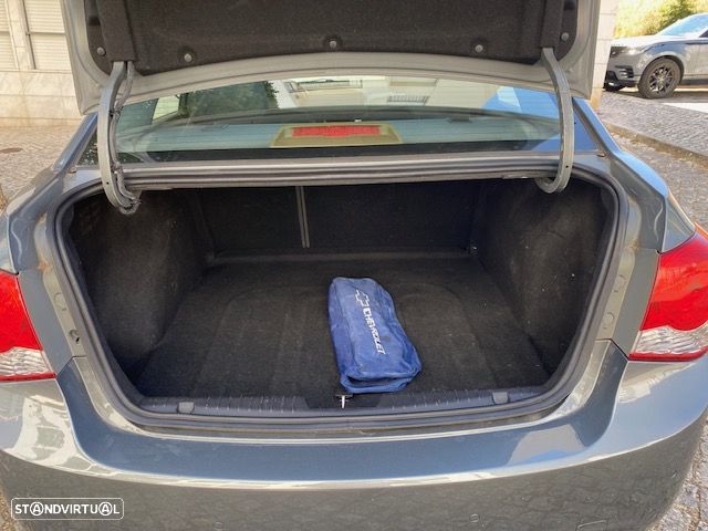 Chevrolet Cruze 1.6 LS - 10