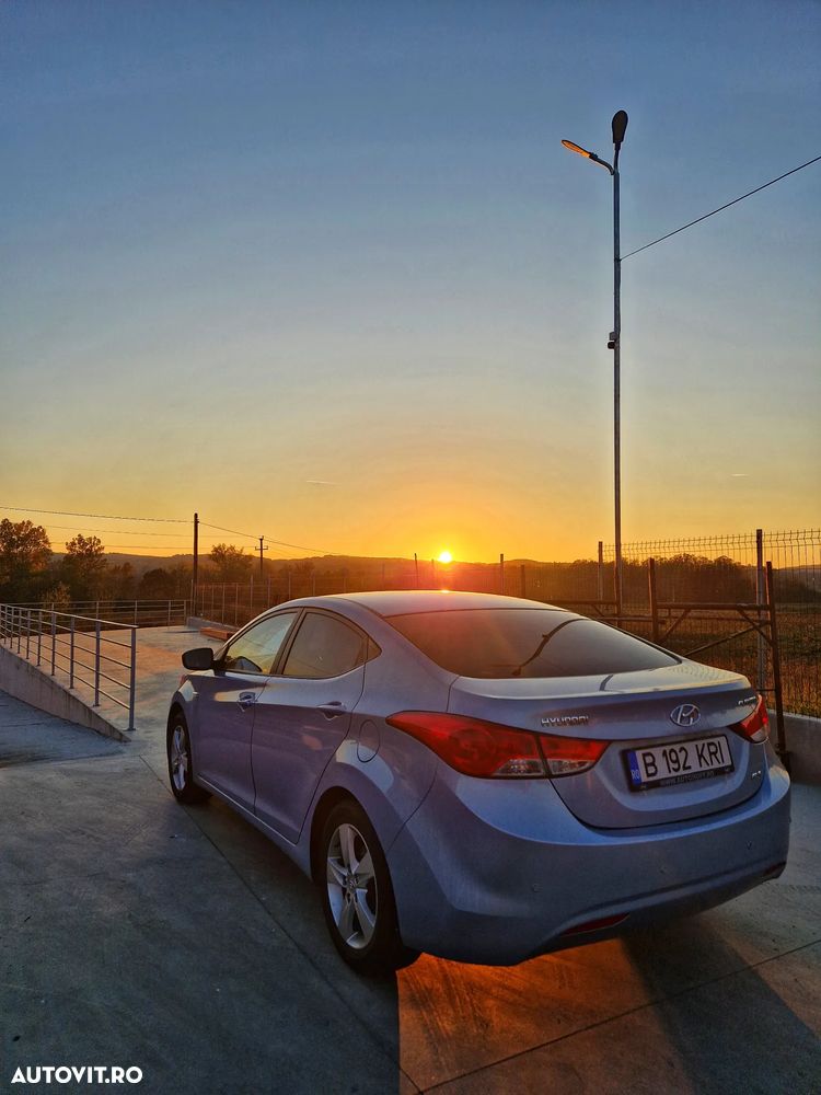 Hyundai Elantra 1.6 MPi - 10
