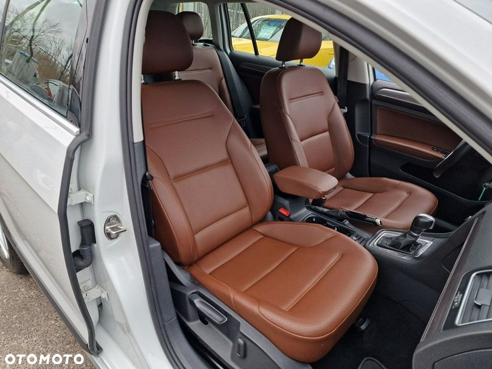 Volkswagen Golf - 29