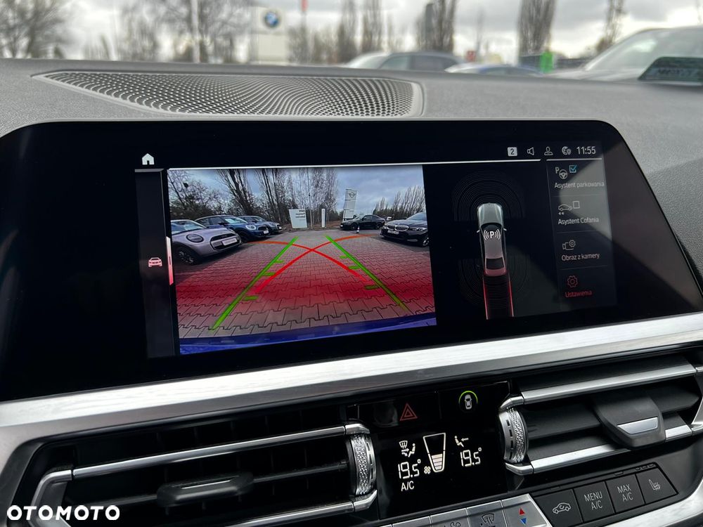 BMW Seria 3 330e M Sport - 18