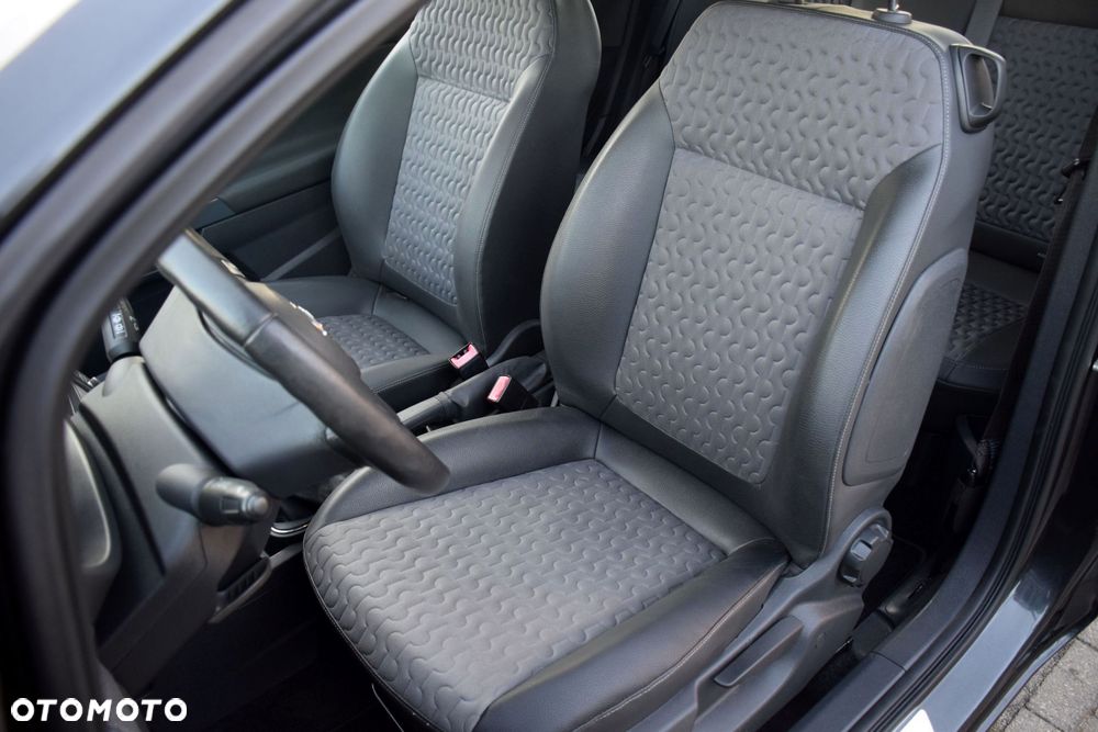 Opel Corsa 1.4 16V Cosmo - 12