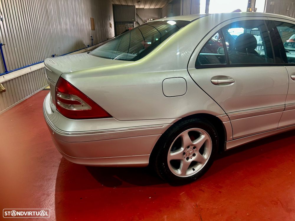 Mercedes-Benz C 180 K Avantgarde Aut. - 4