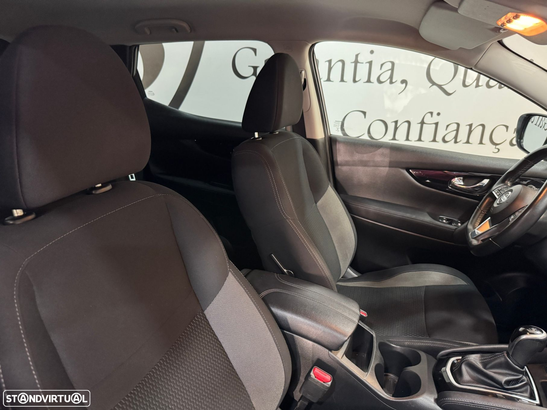 Nissan Qashqai 1.5 dCi DCT ACENTA - 32