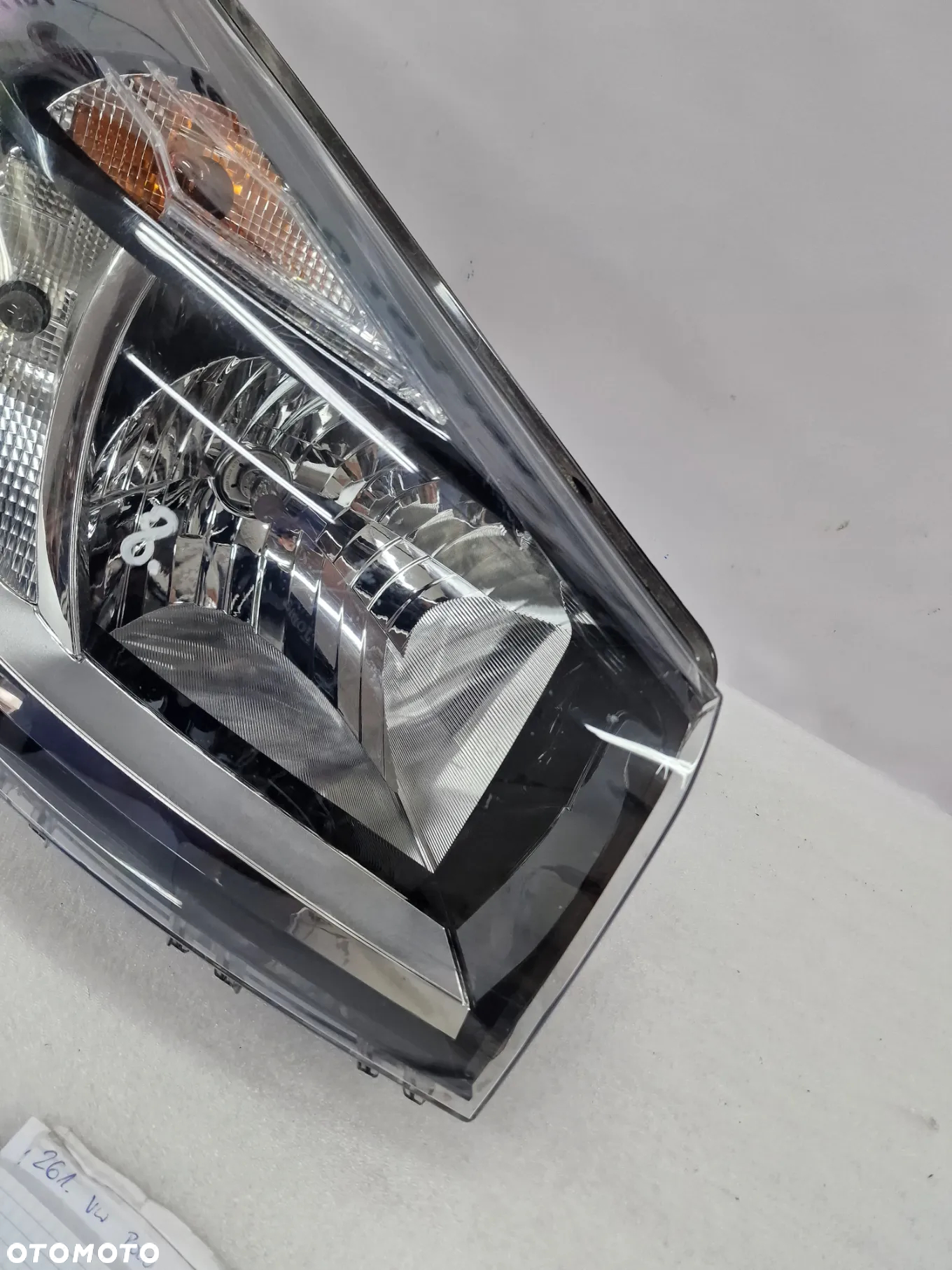 RENAULT TRAFIC 3 III PRAWA ZWYKŁA LAMPA PRZEDNIA PRZÓD , NR 260105469R , NR AUKCJI LA8 - 7