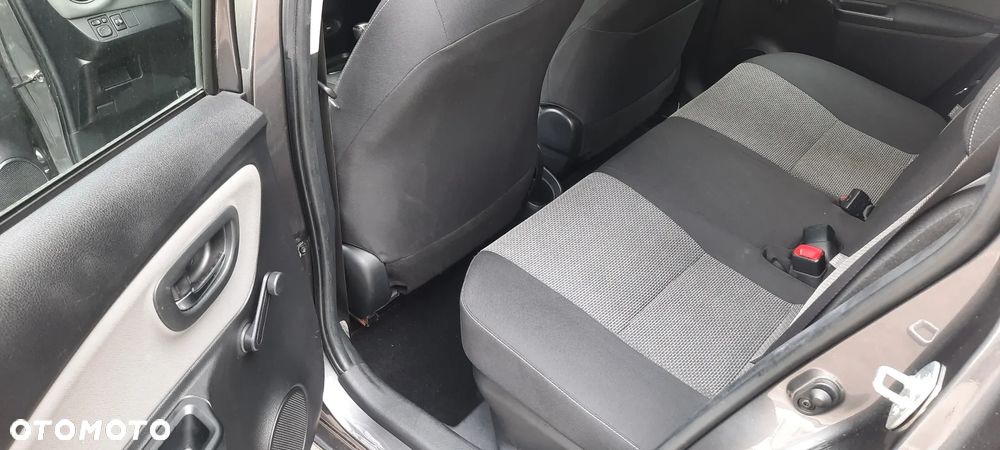 Toyota Yaris Hybrid 100 Dynamic EU6 - 16