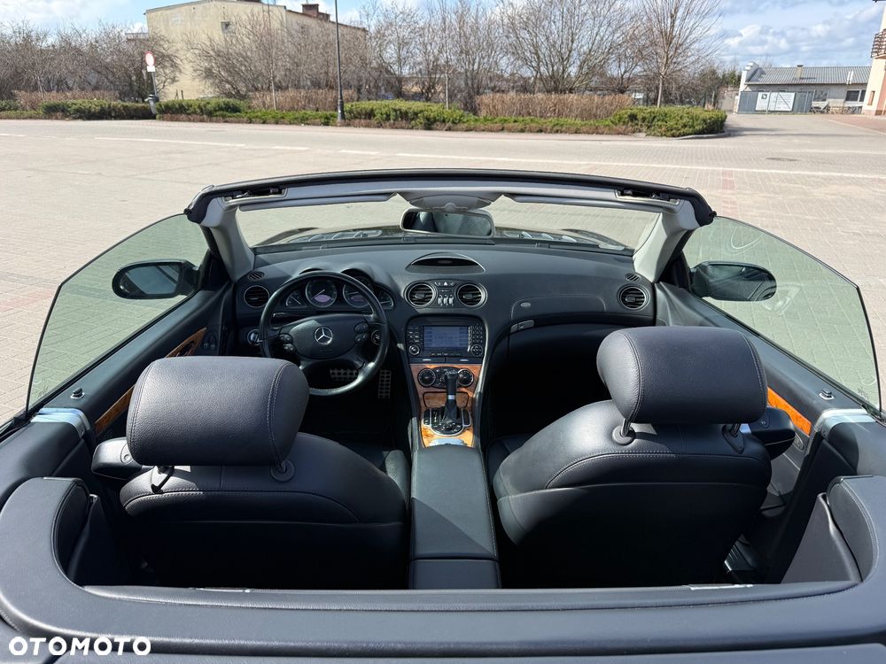 Mercedes-Benz SL - 24