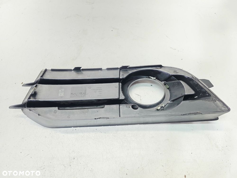 KRATKA HALOGENU ATRAPA ZDERZAKA PRZÓD PRAWA AUDI A1 8X 8X0807682A - 9