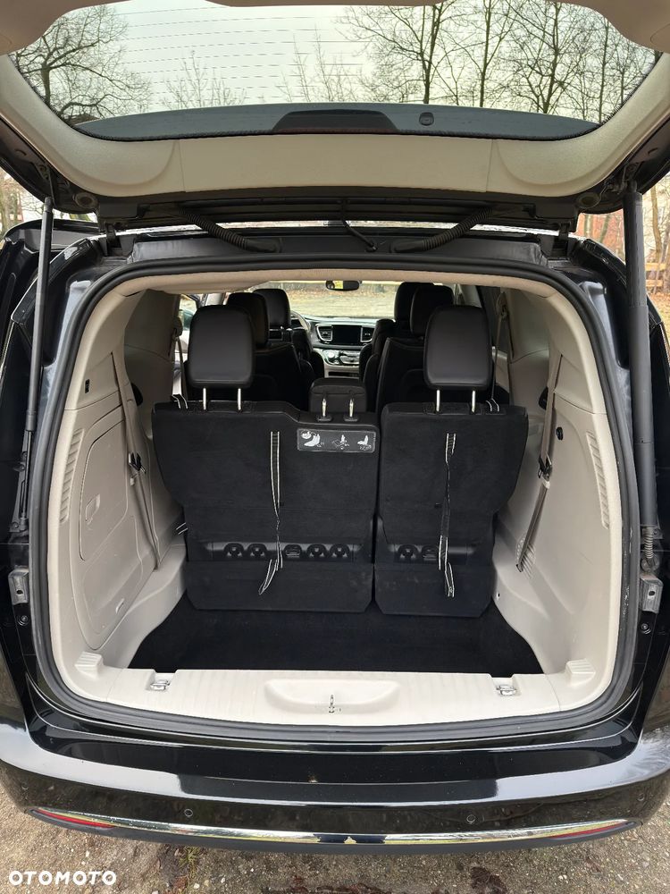 Chrysler Pacifica - 15