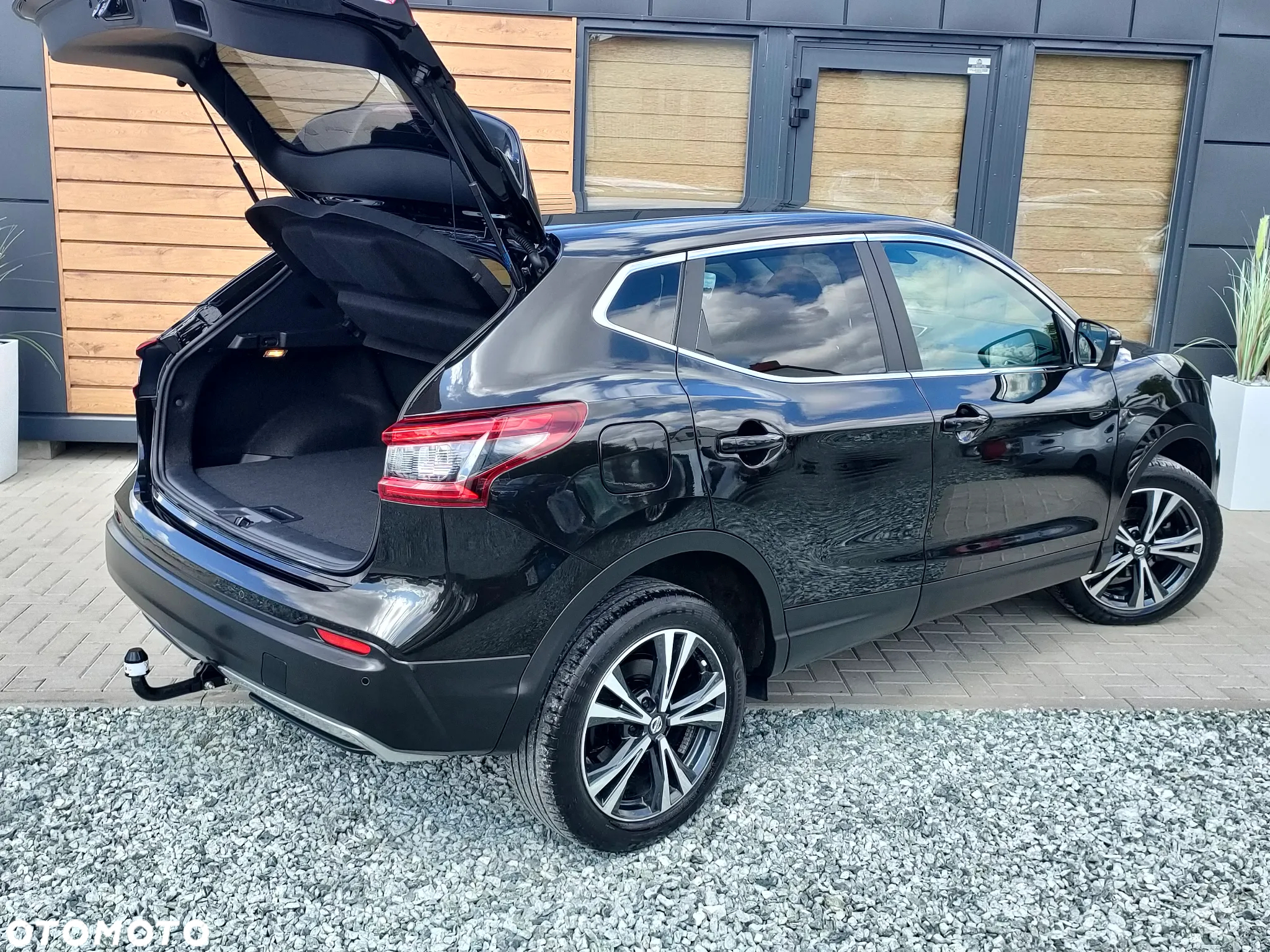 Nissan Qashqai 1.3 DIG-T N-Connecta DCT - 36