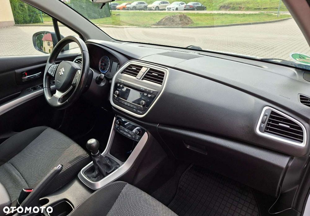Suzuki S-Cross - 16