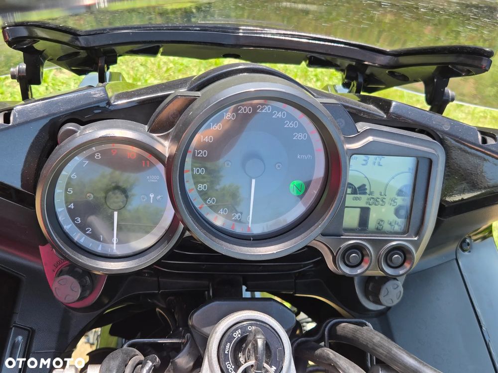Yamaha FJR - 10