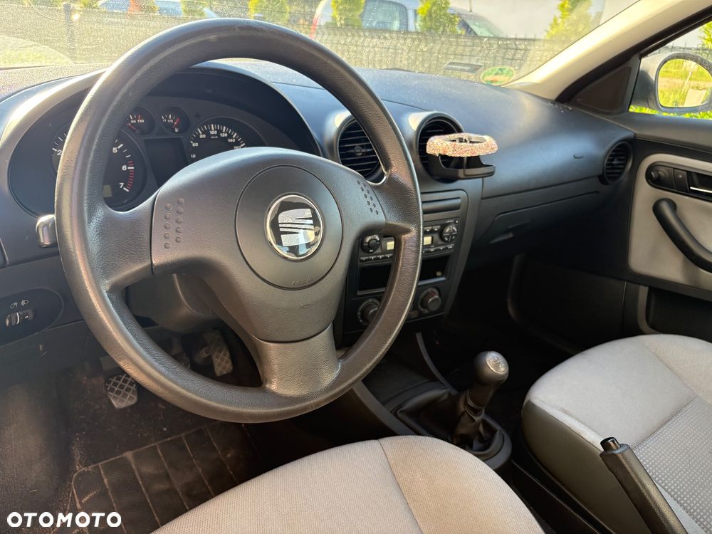 Seat Ibiza 1.4 16V Signo - 5