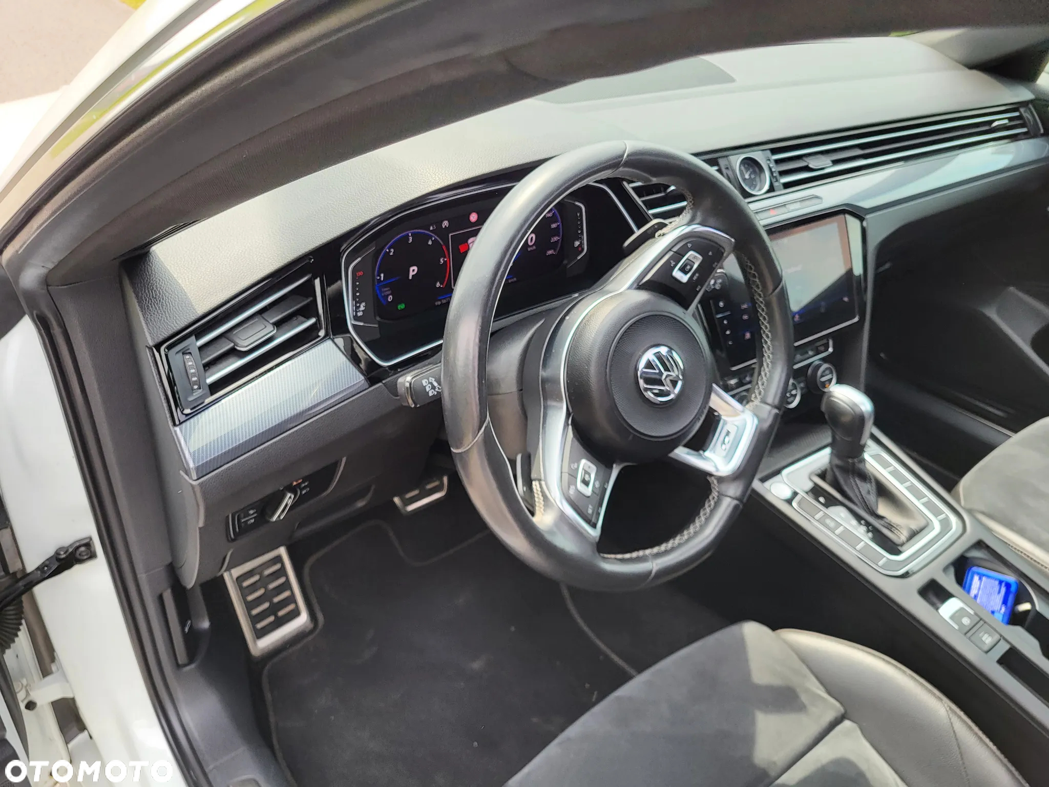 Volkswagen Arteon 2.0 TDI SCR DSG R-Line Edition - 38