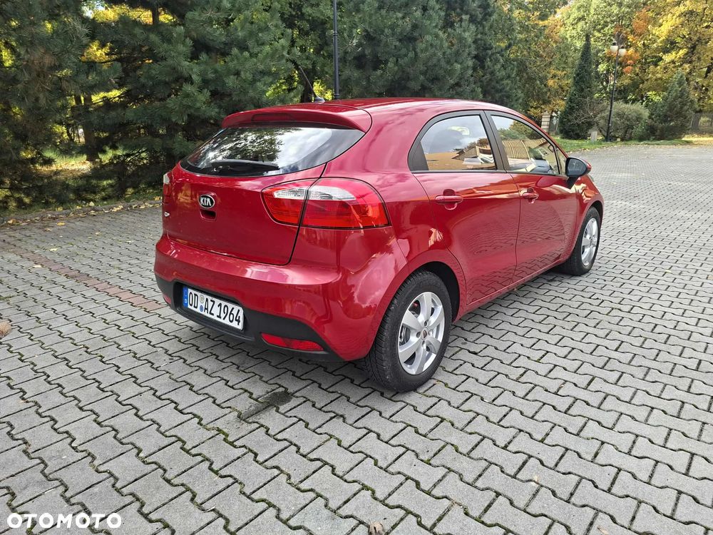Kia Rio - 4