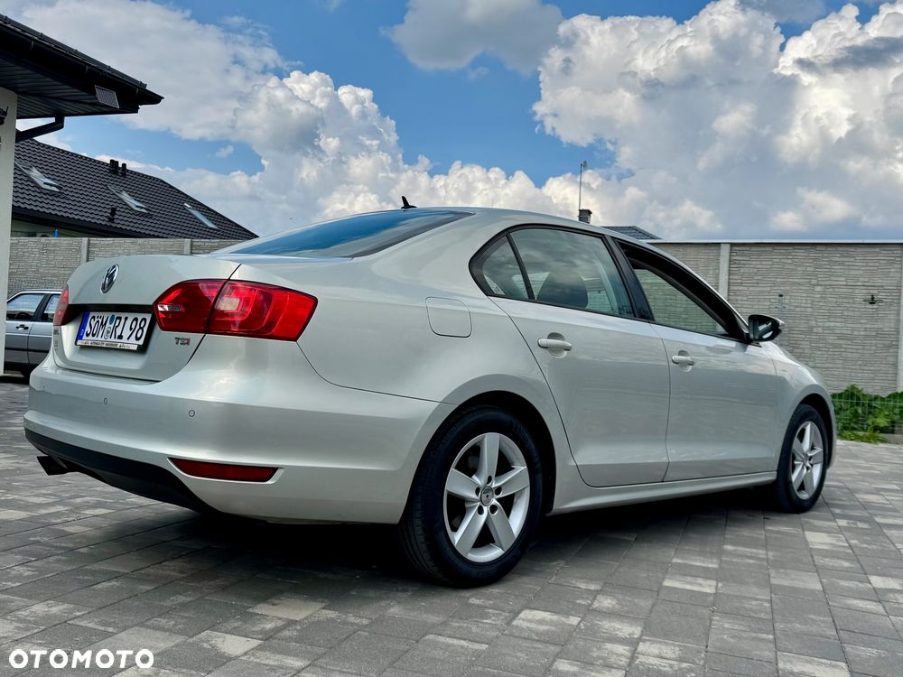 Volkswagen Jetta - 20