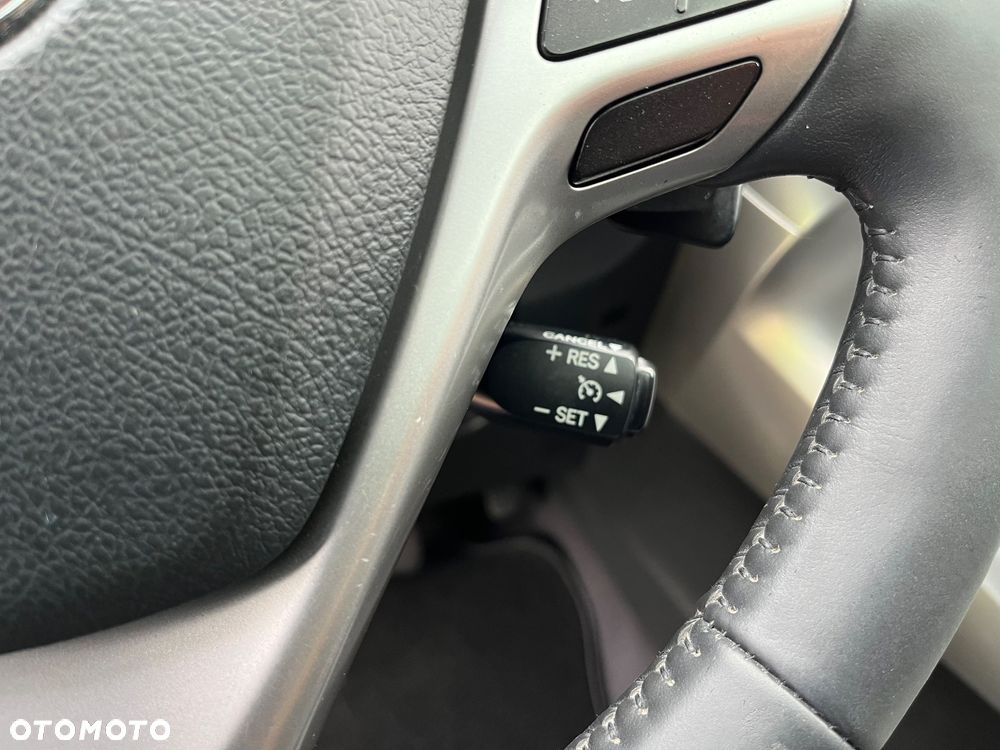 Toyota Verso 1.8 Prestige 7os MS - 29
