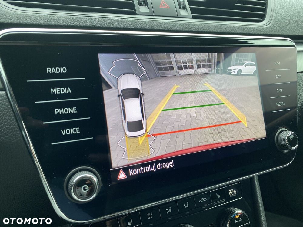 Skoda Superb 2.0 TDI SCR Sportline DSG - 25