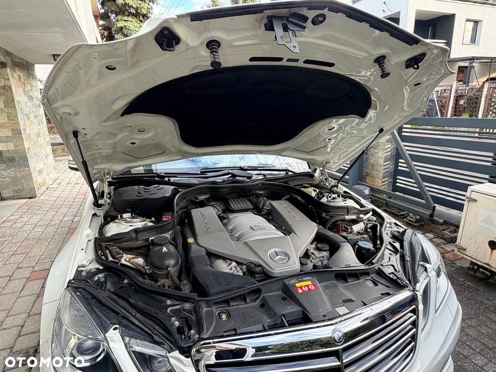 Mercedes-Benz Klasa E 63 AMG - 21
