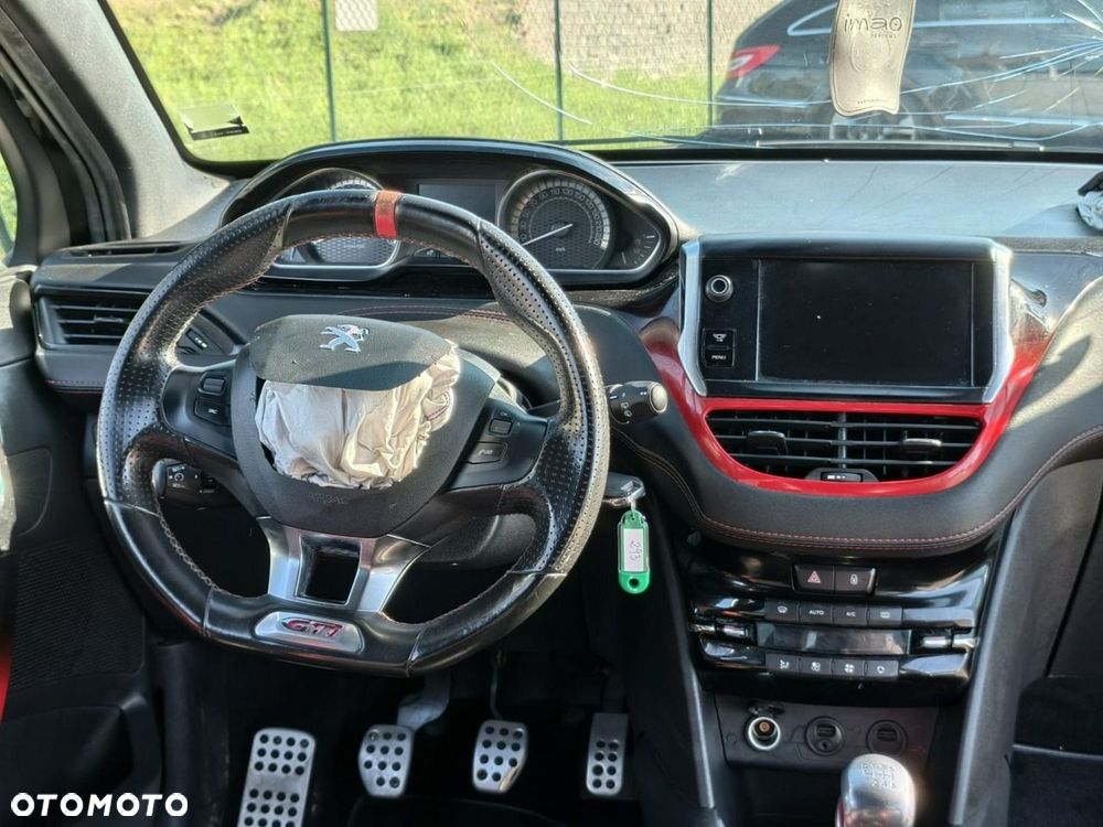 Peugeot 208 - 12
