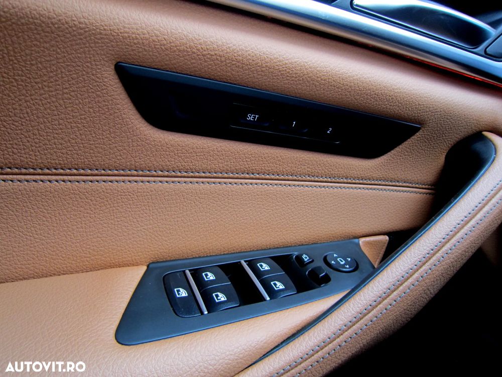 BMW Seria 5 520i Aut. Luxury Line - 10