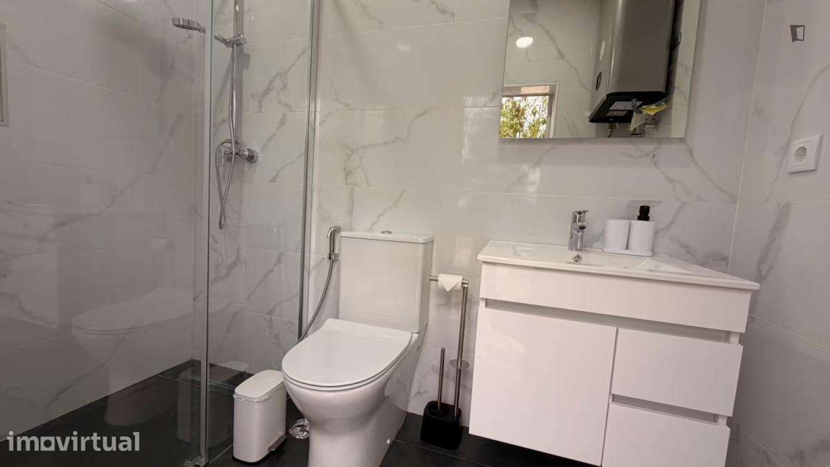 Casa com 3 quartos - localizado em Ourem - Grande imagem: 2/23