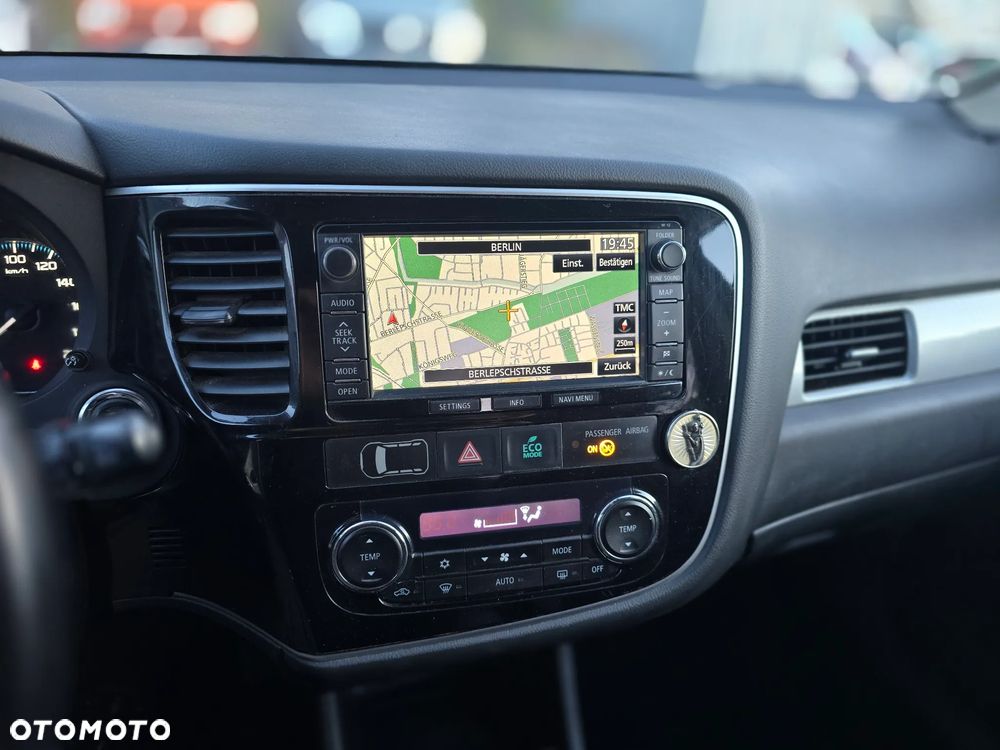 Mitsubishi Outlander 2.0 4WD - 13