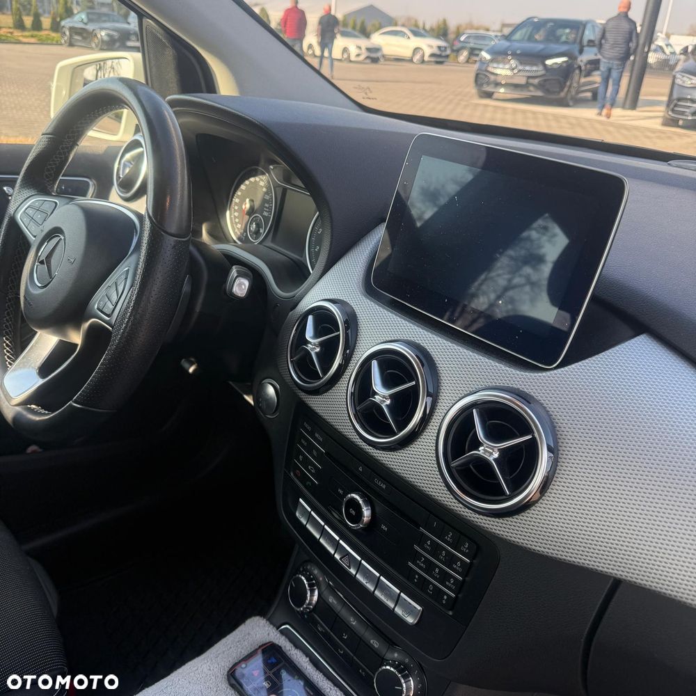 Mercedes-Benz Klasa B 220 4-Matic - 8