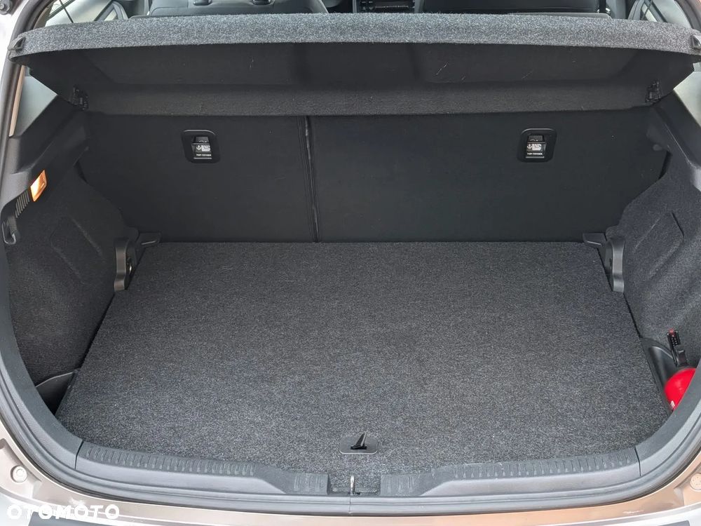 Toyota Auris 1.6 Premium - 17